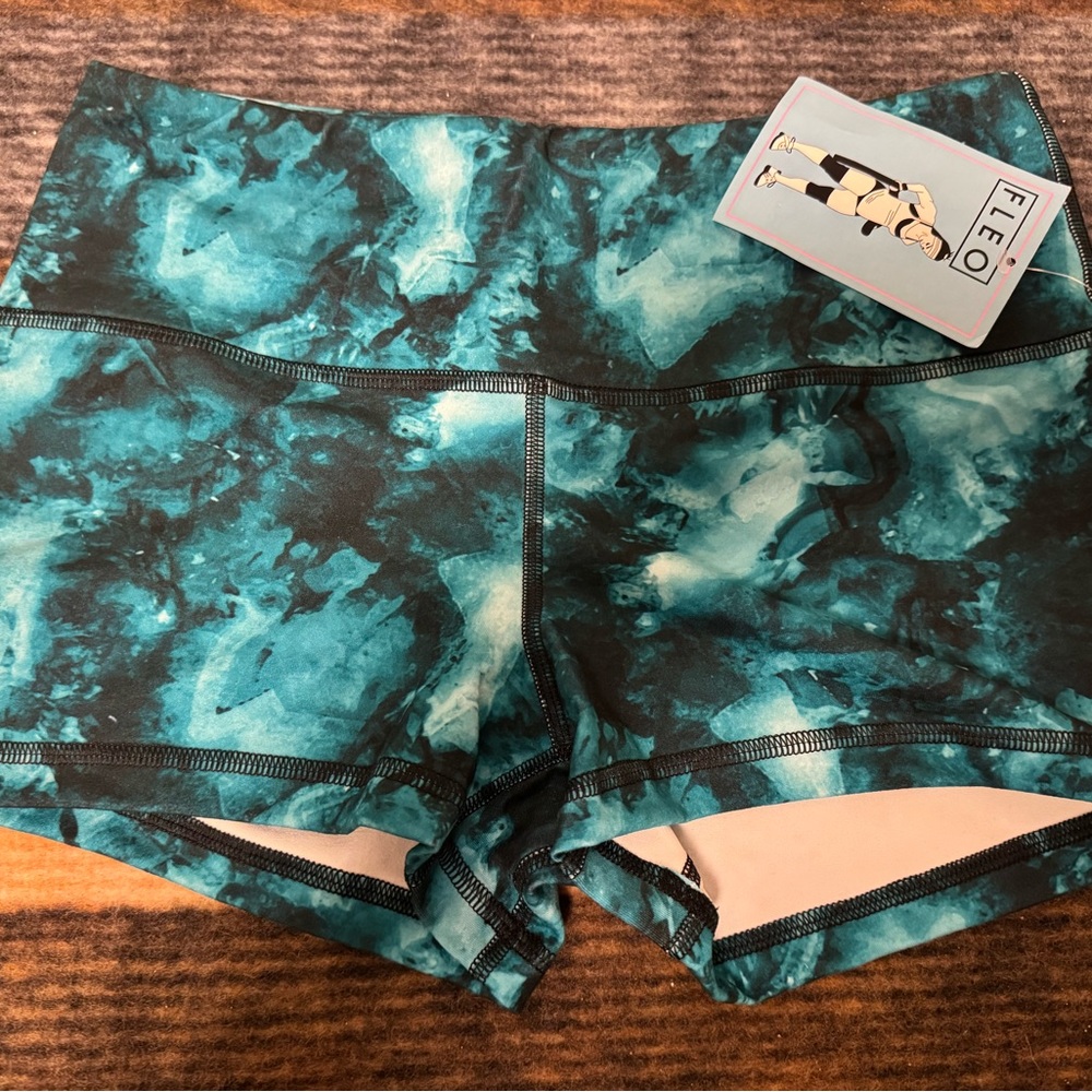 Fleo sz M NWT Turquoise Stone